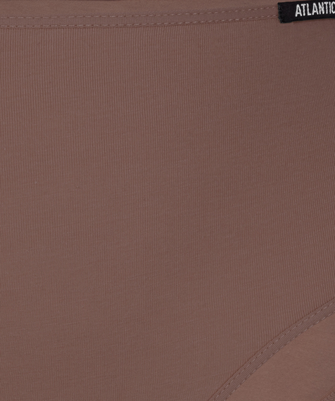 W trzypacku znajdują się majtki damskie o klasycznym kroju w kolorach: burgundowym, ciemno-pudrowym oraz beżowym #3